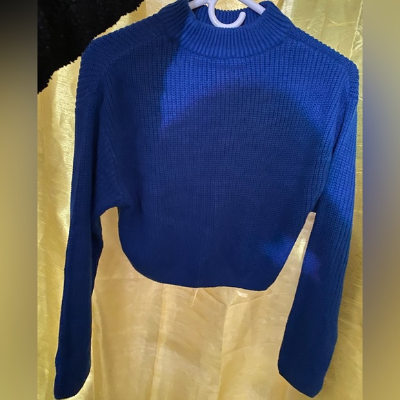 blue knitted sweater - Picture 2 of 3